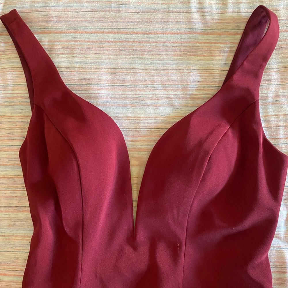 Red gown - Picture 4 of 5